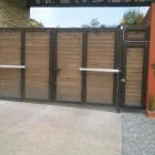 La imagen 3 de la Empresa CARPINTERÍA METÁLICA AGUILAR Puertas y sistemas de puertas en Lima LAM