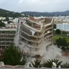 La imagen 6 de la Empresa DEVOLTIRES S.A.C. Voladura en Santiago de Surco LAM