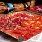 La imagen 48 de la Empresa ENRIQUE TOMÁS JAMON-TAPAS-VINO Tienda de comestibles gourmet en Santiago de Surco LAM