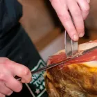 La imagen 53 de la Empresa ENRIQUE TOMÁS JAMON-TAPAS-VINO Tienda de comestibles gourmet en Santiago de Surco LAM