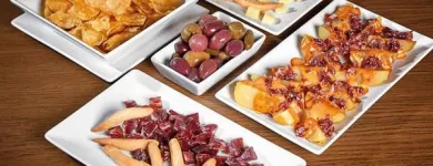 La imagen 37 de la Empresa ENRIQUE TOMÁS JAMON-TAPAS-VINO Tienda de comestibles gourmet en Santiago de Surco LAM