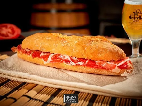 La imagen 49 de la Empresa ENRIQUE TOMÁS JAMON-TAPAS-VINO