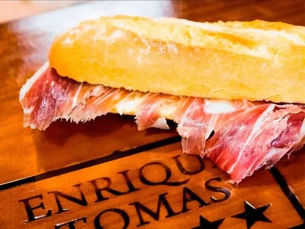 La imagen 54 de la Empresa ENRIQUE TOMÁS JAMON-TAPAS-VINO